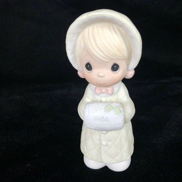 1986 Precious Moments Figurine Wishing You a Cozy Christmas 102342 Olive Branch - Picture 2 of 8